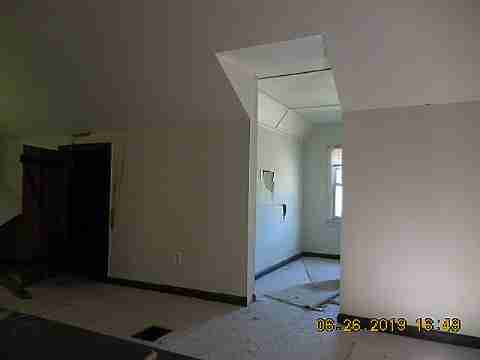 10035 Montrose (25)_m.jpg